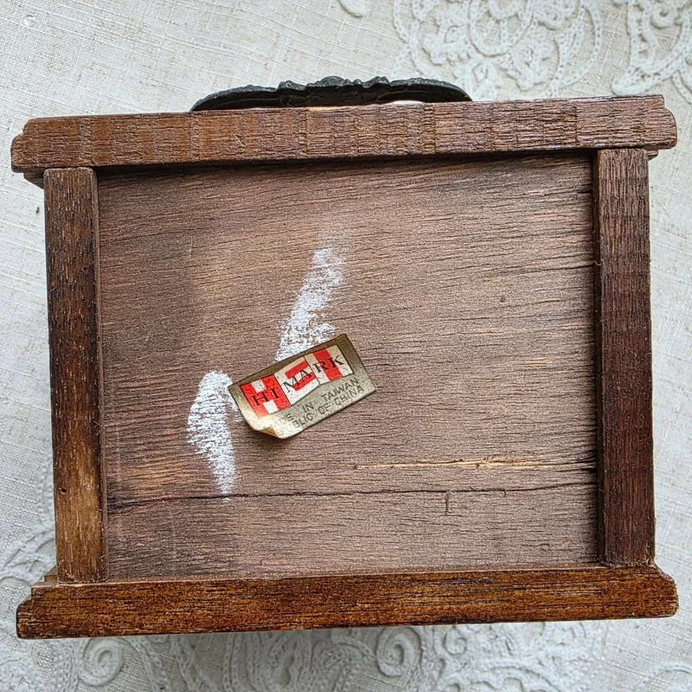 Vintage Wooden Cork Coaster Set 9pc Brown Trunk Dresser Holder Knobs Hi-Mark